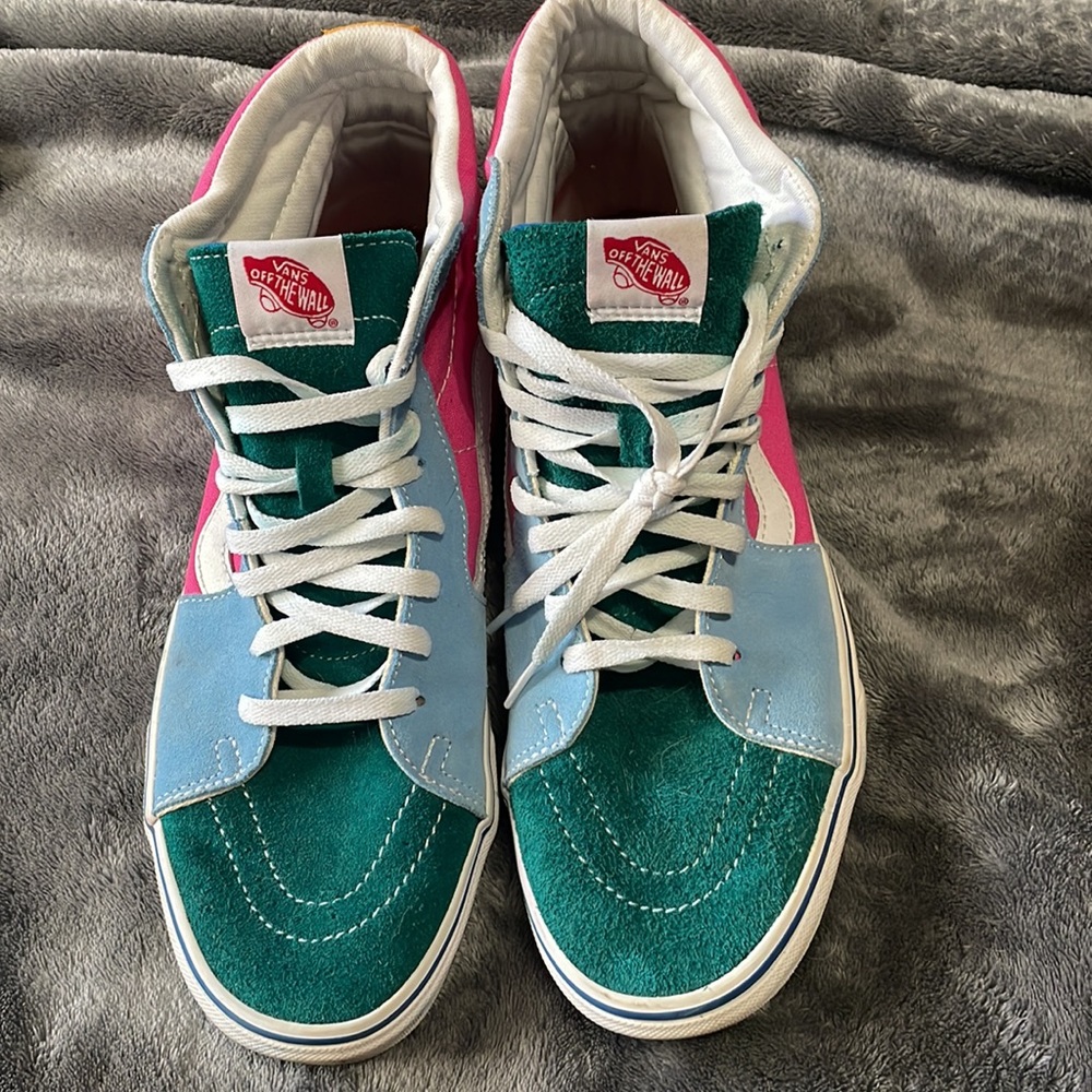 Colorful vans - Picture 2 of 2